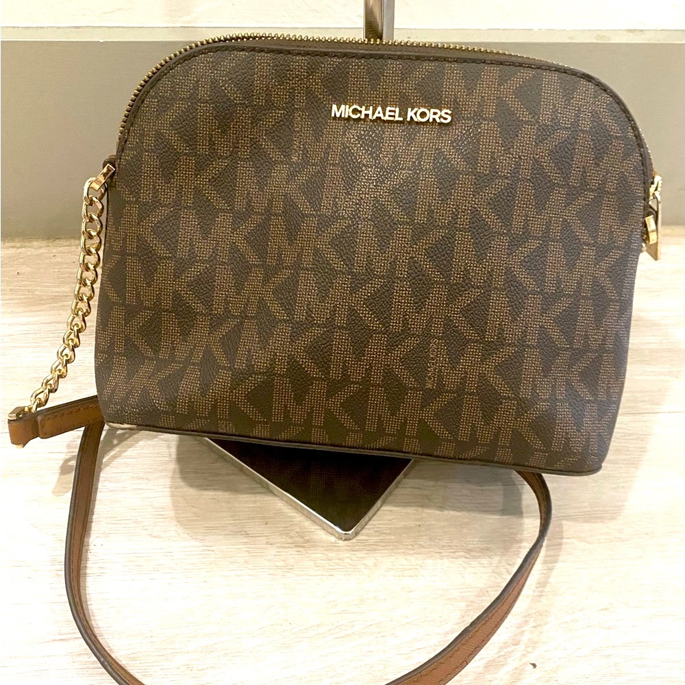 Michael Kors Jet Set Logo Bag
